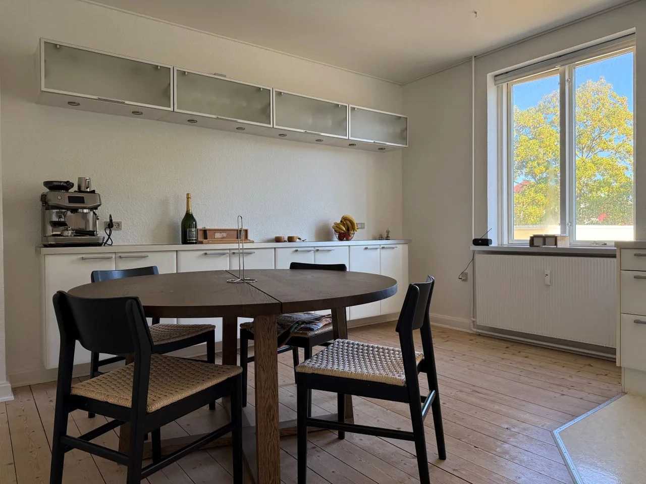 Flot lys 4 værelses på 125 m² et stenkast fra gågaden billede 5